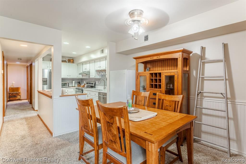 192 PINEWOOD Drive, Plymouth, MI 48170 — Photo 9