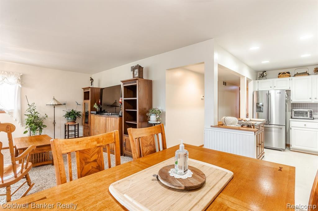 192 PINEWOOD Drive, Plymouth, MI 48170 — Photo 15