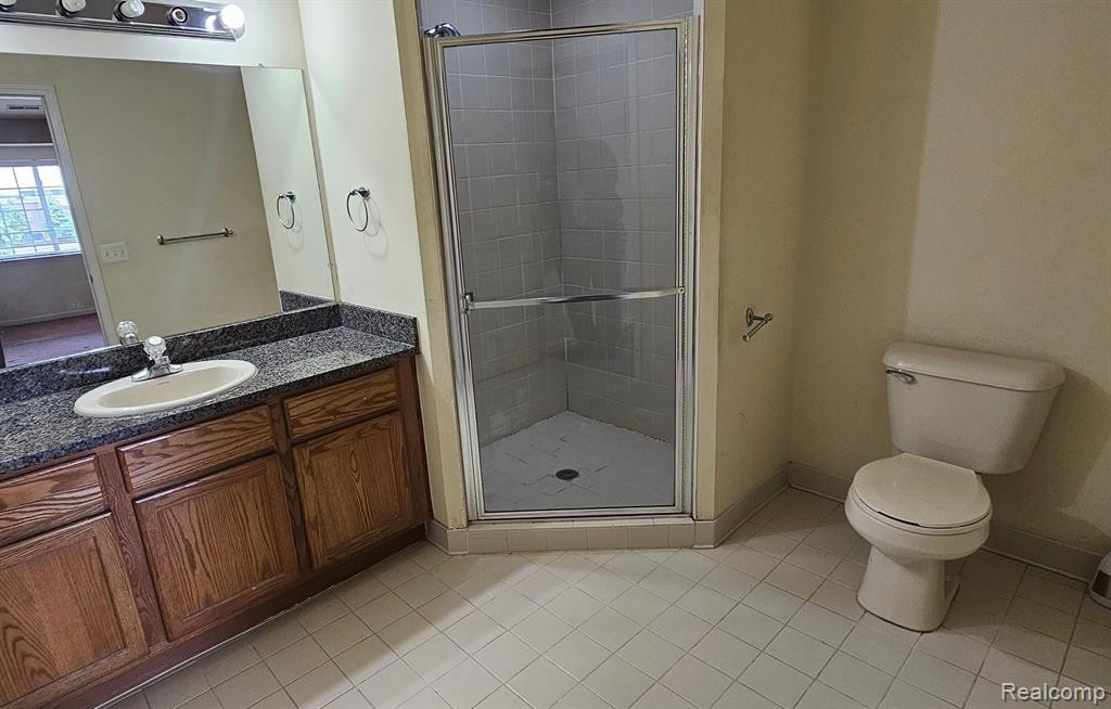 5451 TWIN OAKS Drive, Sterling Heights, MI 48314 — Photo 8