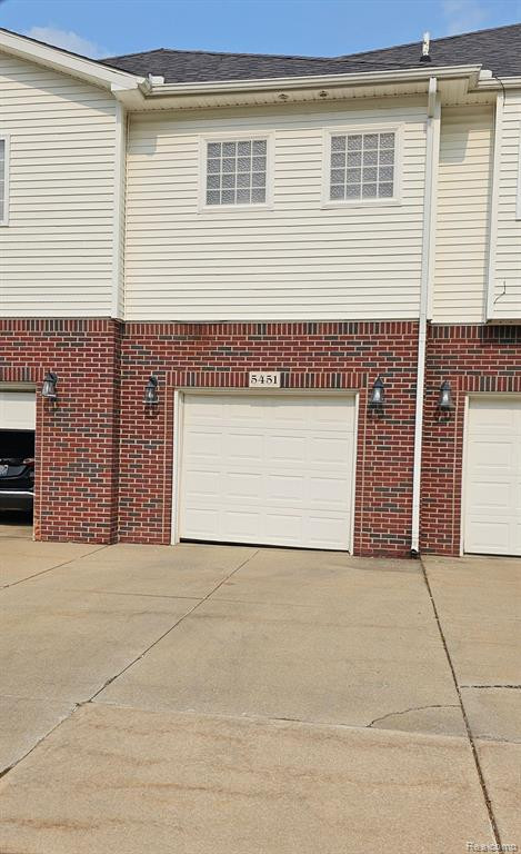 5451 TWIN OAKS Drive, Sterling Heights, MI 48314 — Photo 12