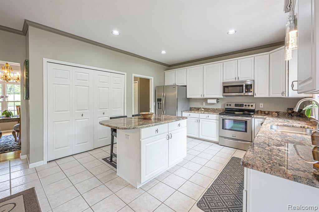 7633 Quail Ridge Drive, Dexter, MI 48130 — Photo 6