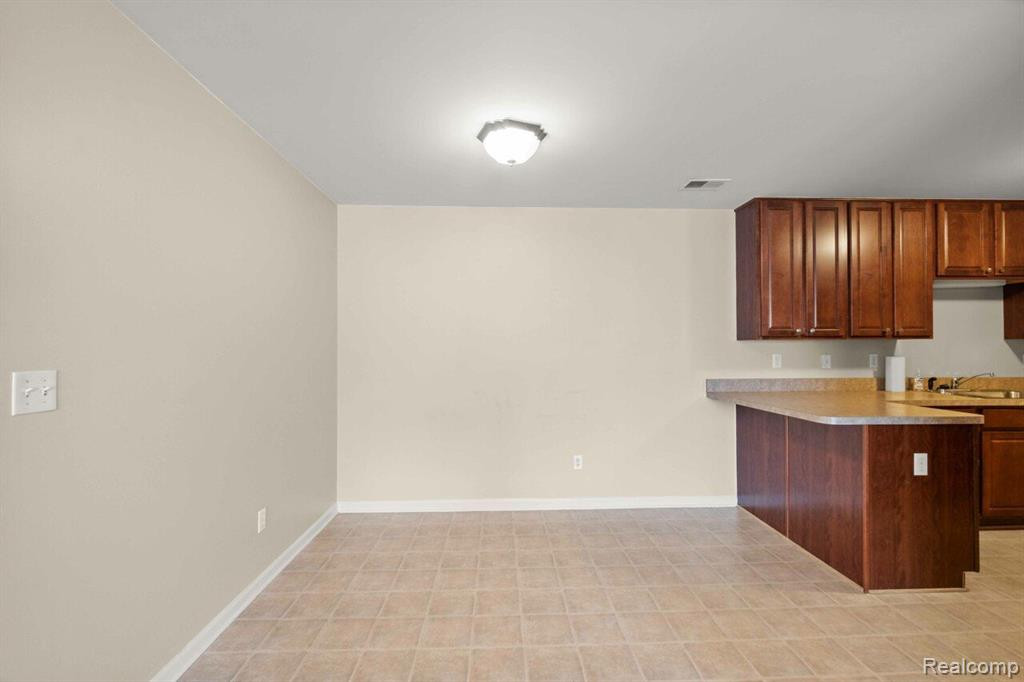 1138 RIAL LAKE Drive, Howell, MI 48843 — Photo 4