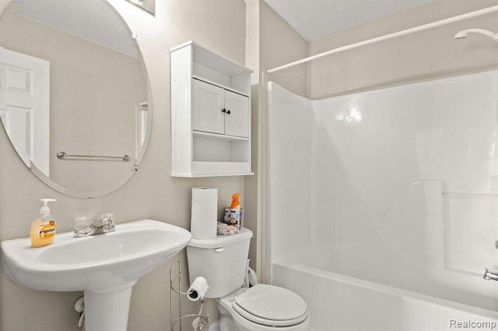 1138 RIAL LAKE Drive, Howell, MI 48843 — Photo 14