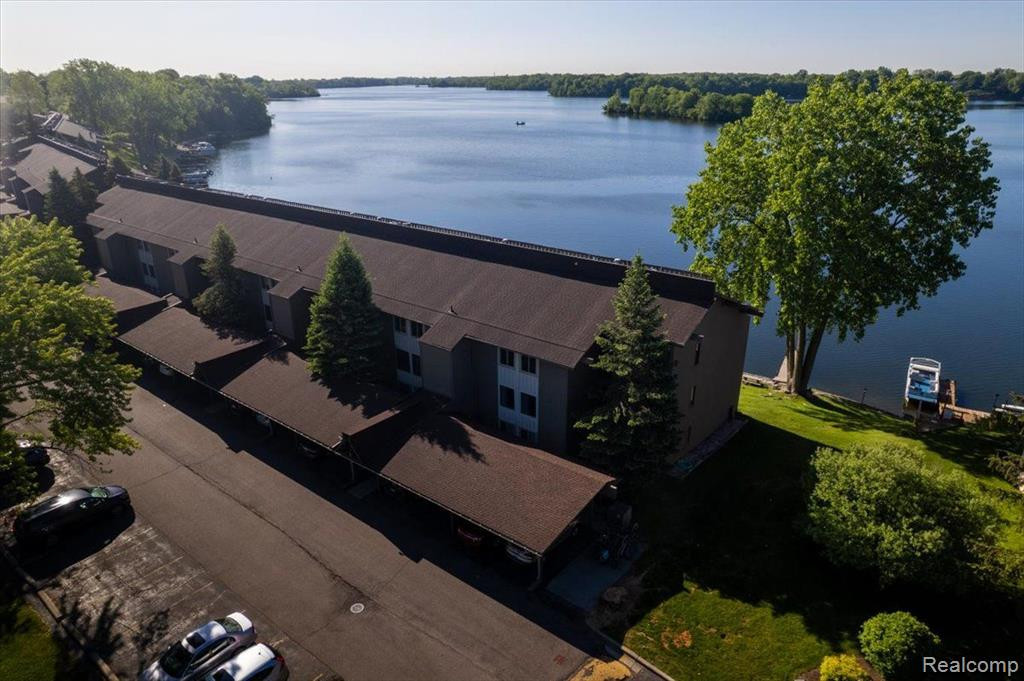 800 CLIFFS Drive, 107F, Ypsilanti, MI 48198 — Photo 2