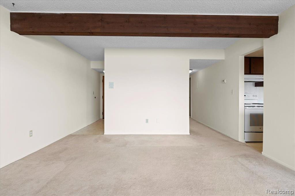 800 CLIFFS Drive, 107F, Ypsilanti, MI 48198 — Photo 8