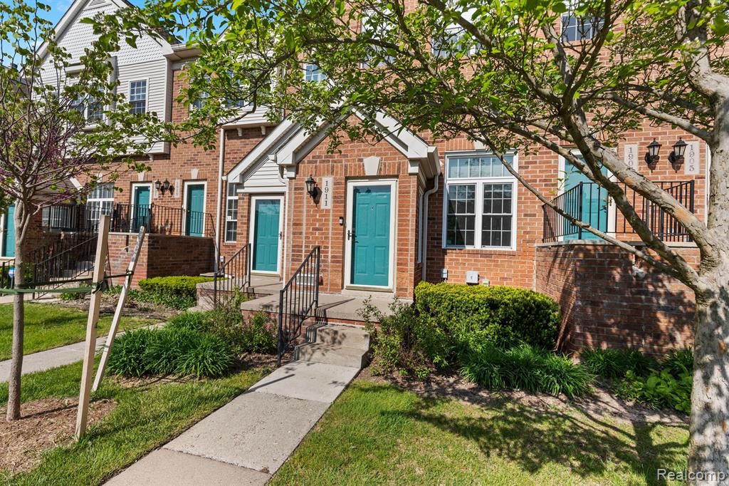 1911 Campau Farms Circle, Detroit, MI 48207 — Photo 2