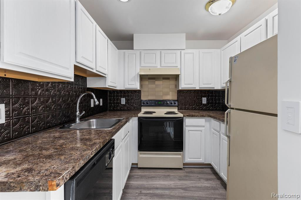 1911 Campau Farms Circle, Detroit, MI 48207 — Photo 8