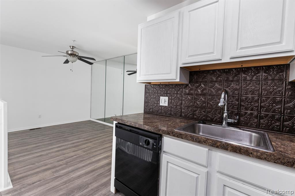 1911 Campau Farms Circle, Detroit, MI 48207 — Photo 10