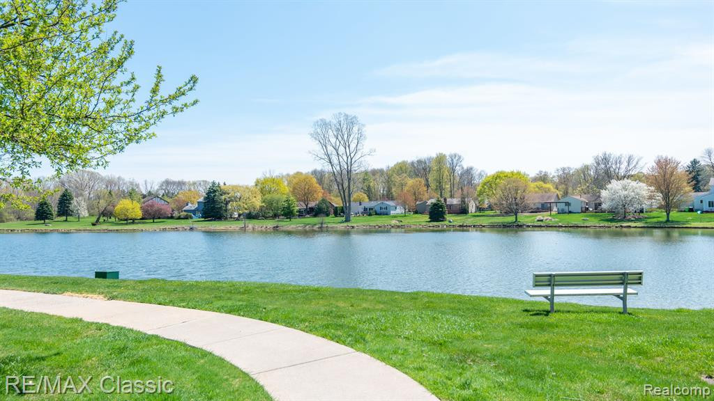 22068 EDGEWATER, 140, Novi, MI — Photo 7