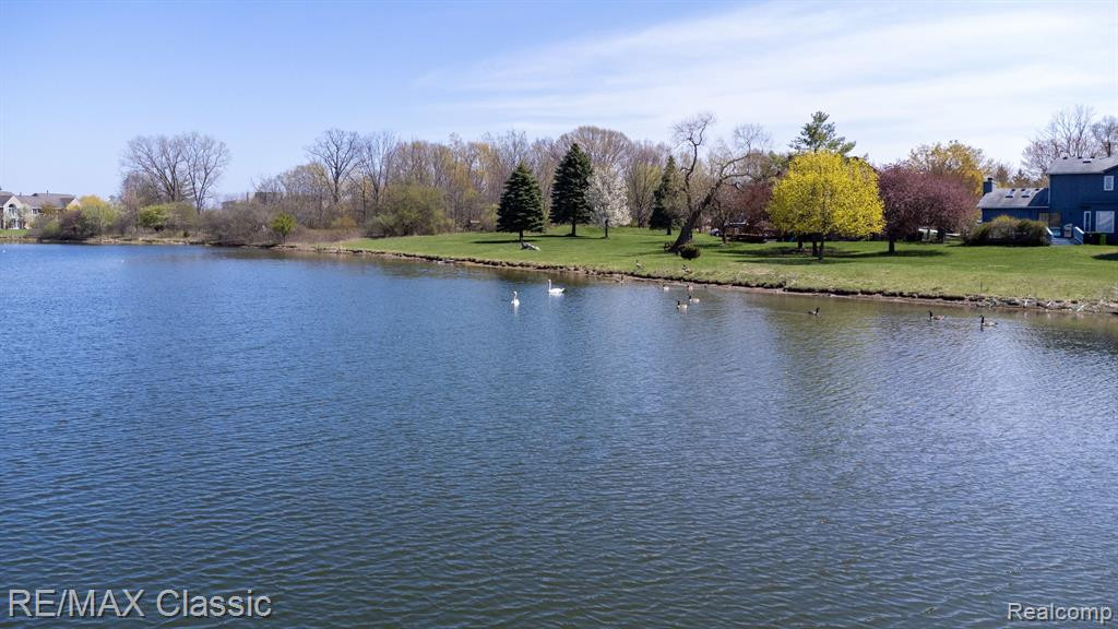 22068 EDGEWATER, 140, Novi, MI — Photo 8