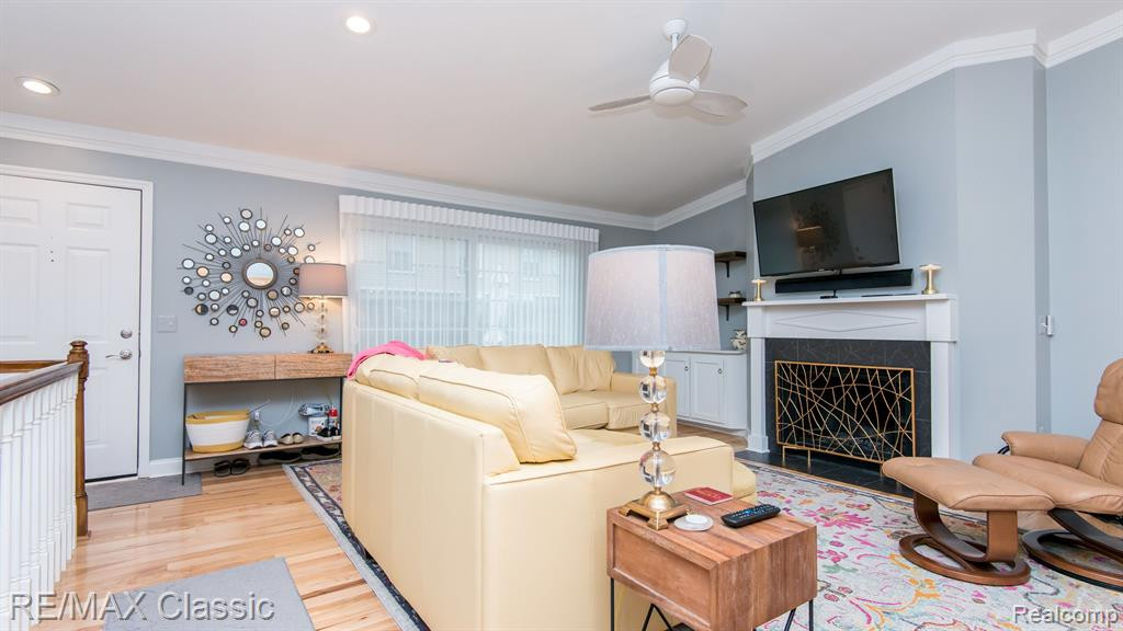 22068 EDGEWATER, 140, Novi, MI — Photo 10