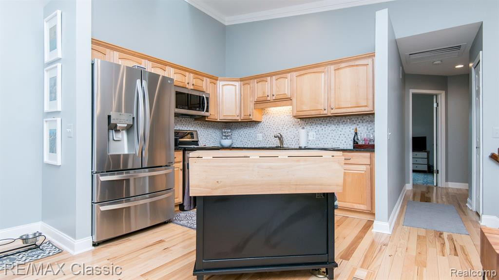 22068 EDGEWATER, 140, Novi, MI — Photo 16
