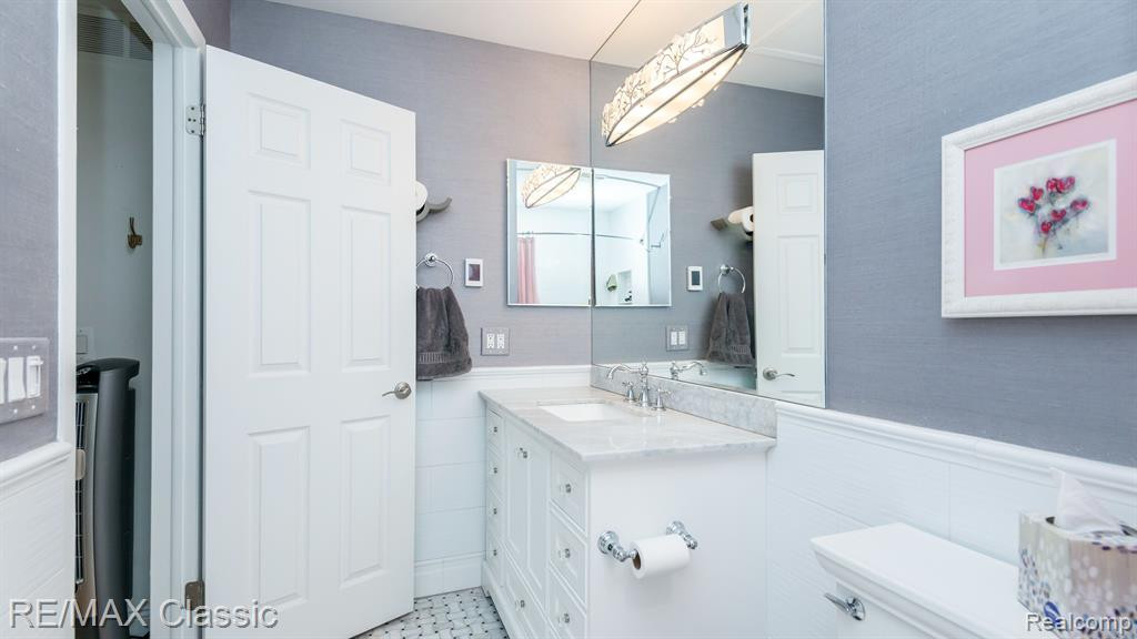 22068 EDGEWATER, 140, Novi, MI — Photo 25