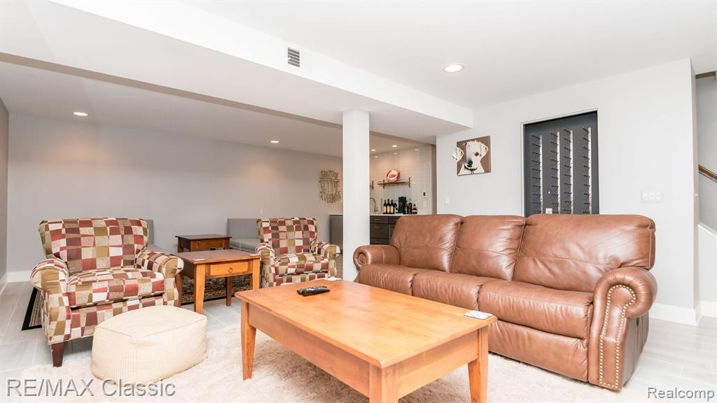 22068 EDGEWATER, 140, Novi, MI — Photo 34