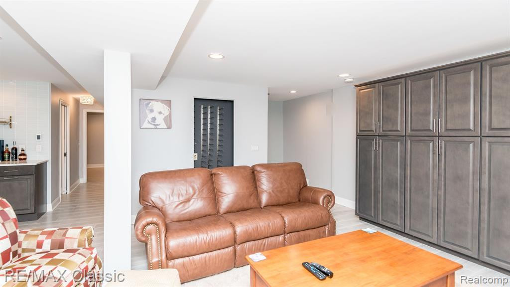 22068 EDGEWATER, 140, Novi, MI — Photo 35