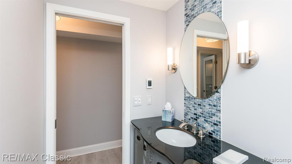 22068 EDGEWATER, 140, Novi, MI — Photo 42