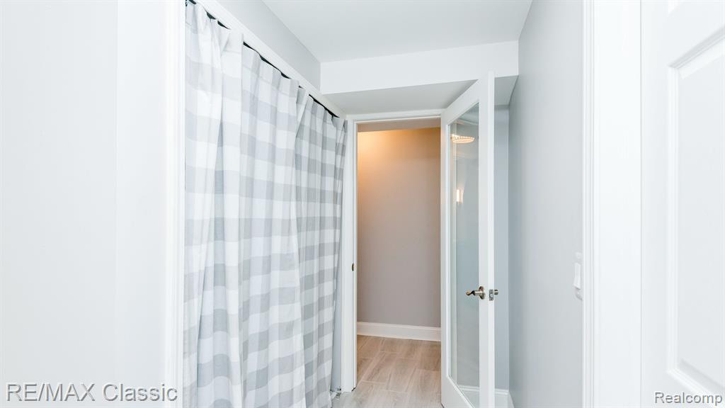 22068 EDGEWATER, 140, Novi, MI — Photo 50