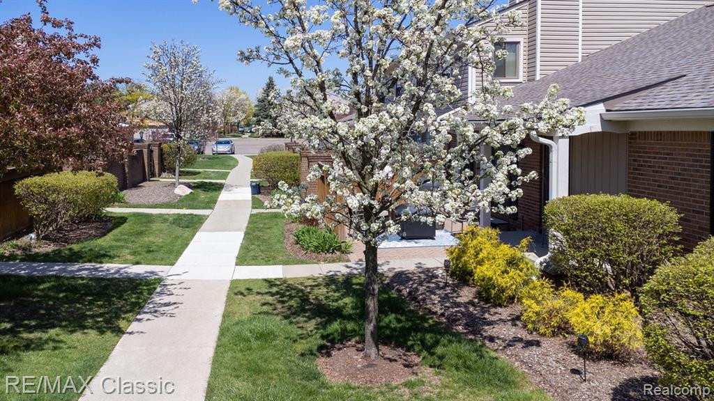 22068 EDGEWATER, 140, Novi, MI — Photo 52
