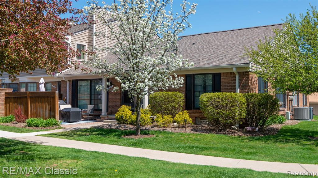 22068 EDGEWATER, 140, Novi, MI — Photo 53