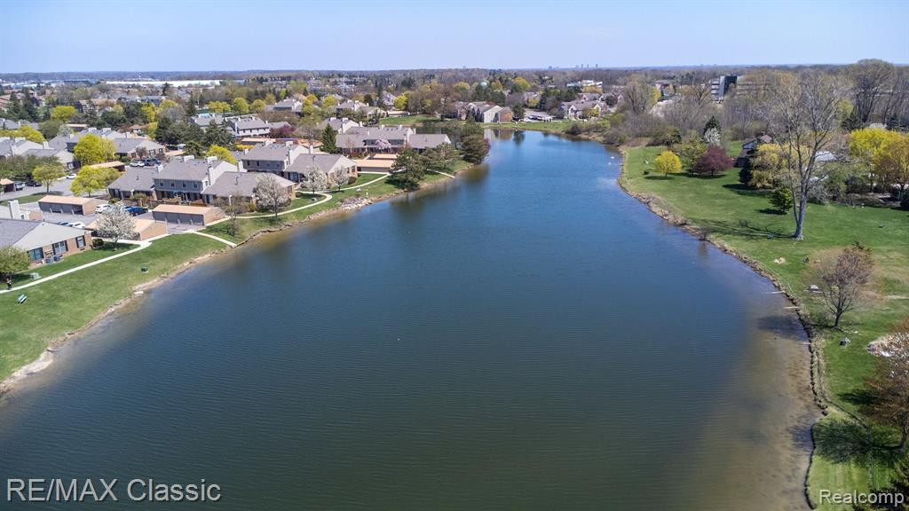 22068 EDGEWATER, 140, Novi, MI — Photo 59