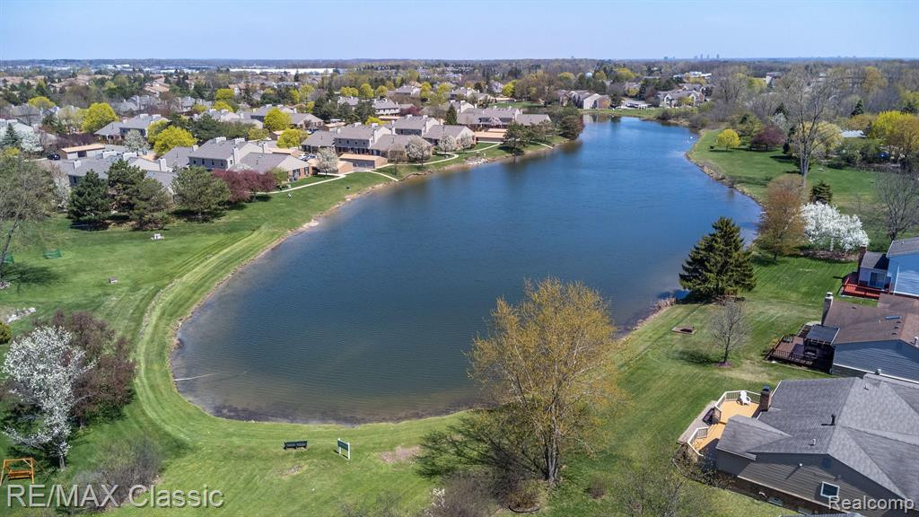 22068 EDGEWATER, 140, Novi, MI — Photo 60