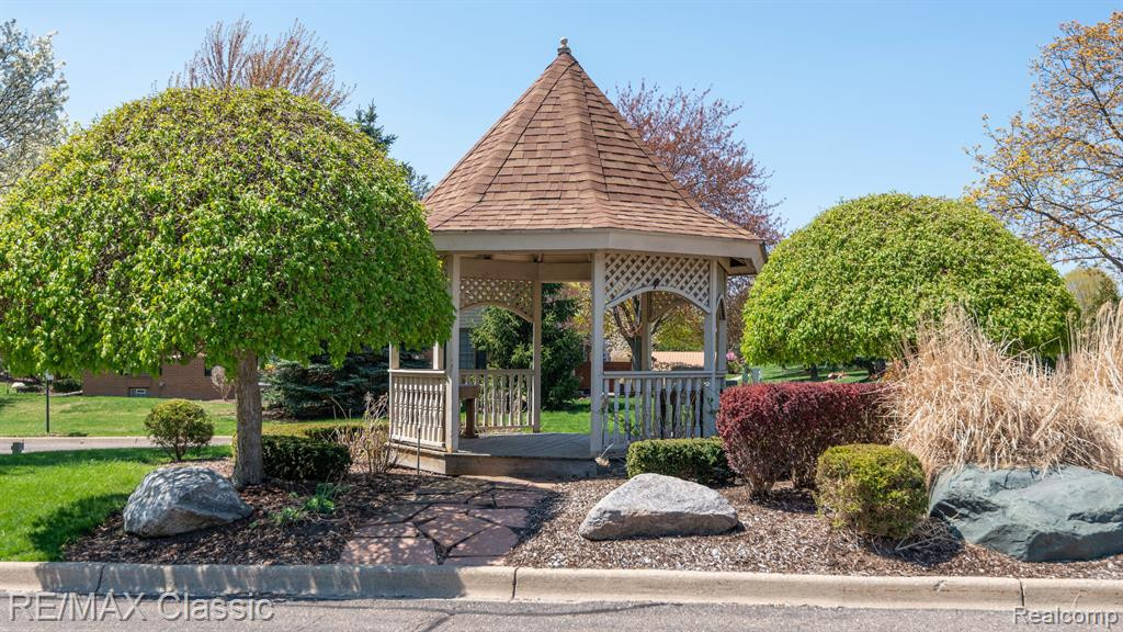 22068 EDGEWATER, 140, Novi, MI — Photo 61