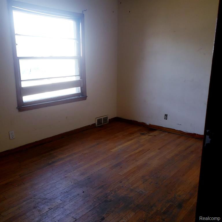 8410 CARRIE Street, Detroit, MI 48211 — Photo 4