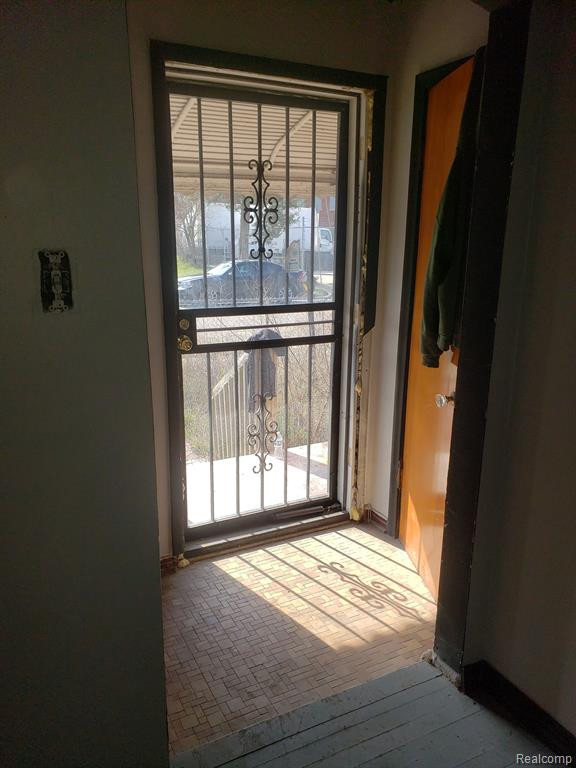 8410 CARRIE Street, Detroit, MI 48211 — Photo 12
