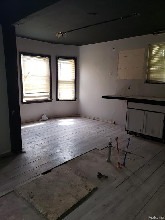 8410 CARRIE Street, Detroit, MI 48211 — Photo 15