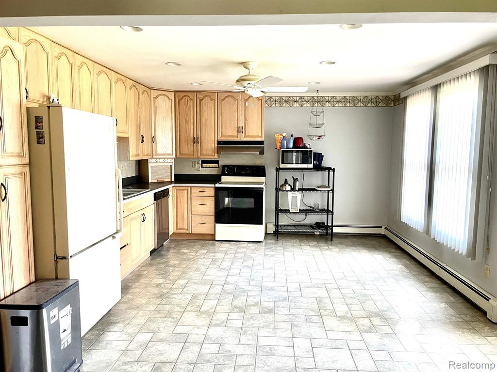 438 S LAKE Street, Port Sanilac, MI 48469 — Photo 6