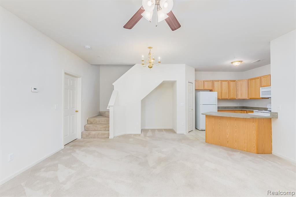2102 Trailway Court, Commerce Twp, MI 48390 — Photo 5