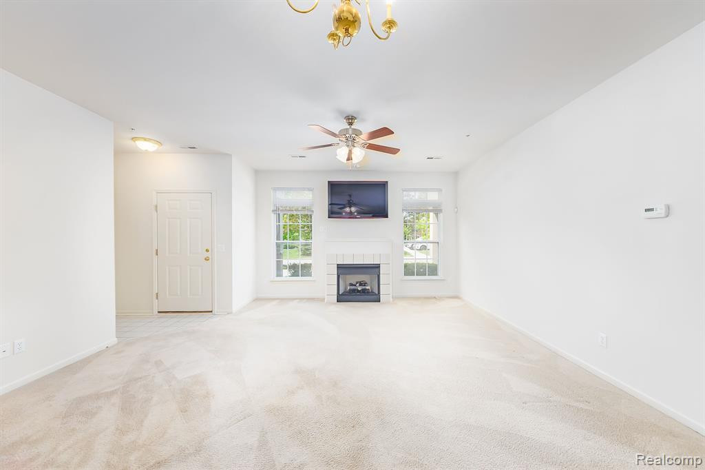 2102 Trailway Court, Commerce Twp, MI 48390 — Photo 6