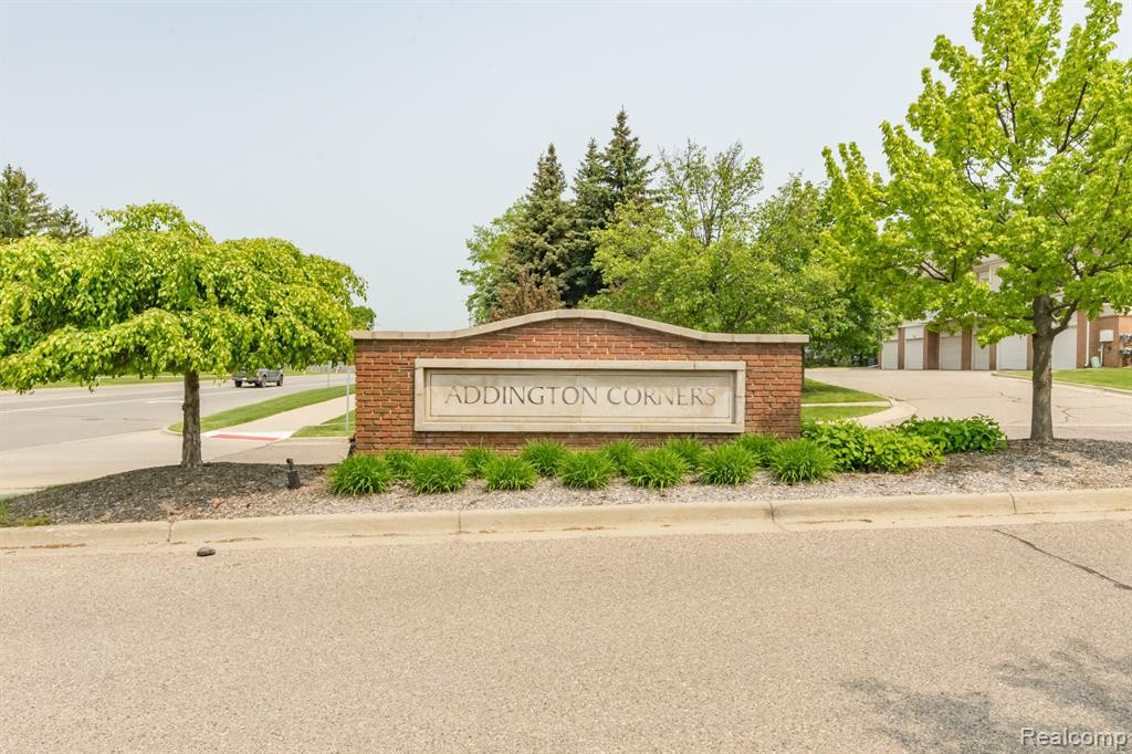 2102 Trailway Court, Commerce Twp, MI 48390 — Photo 9