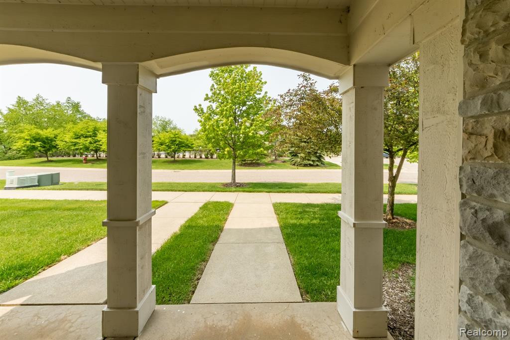 2102 Trailway Court, Commerce Twp, MI 48390 — Photo 14