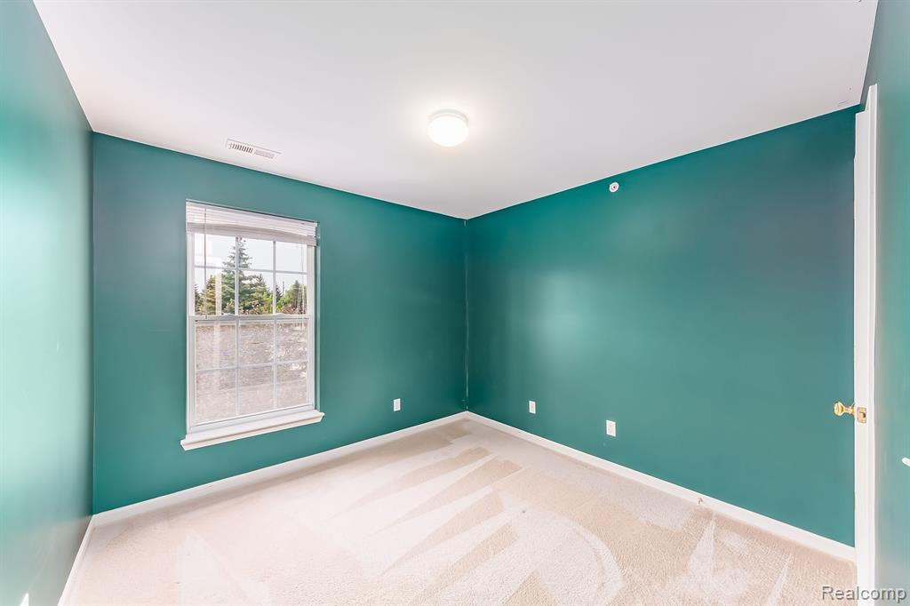 2102 Trailway Court, Commerce Twp, MI 48390 — Photo 23