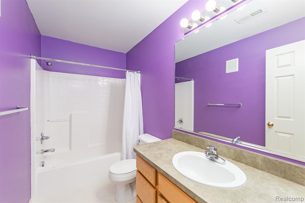 2102 Trailway Court, Commerce Twp, MI 48390 — Photo 24