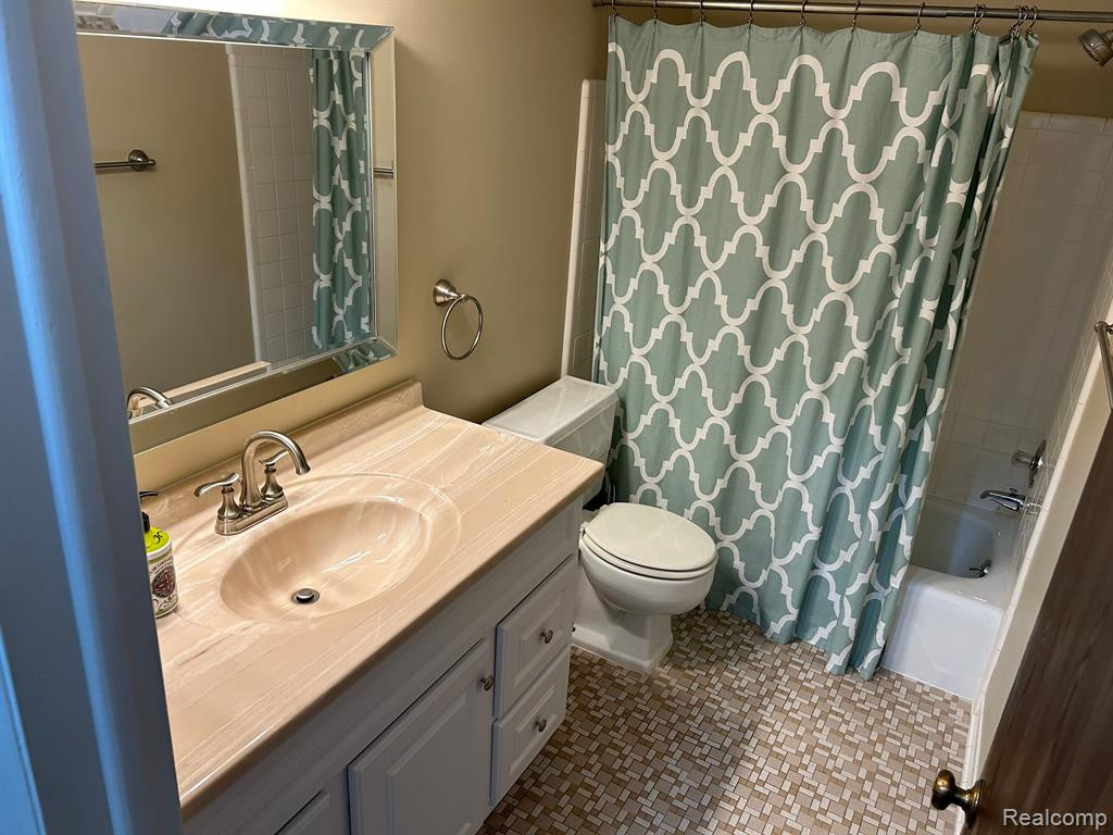 1700 MONTICELLO Street, 1, Trenton, MI 48183 — Photo 4