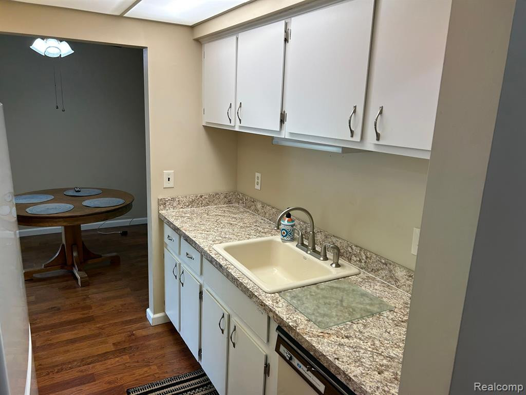 1700 MONTICELLO Street, 1, Trenton, MI 48183 — Photo 10
