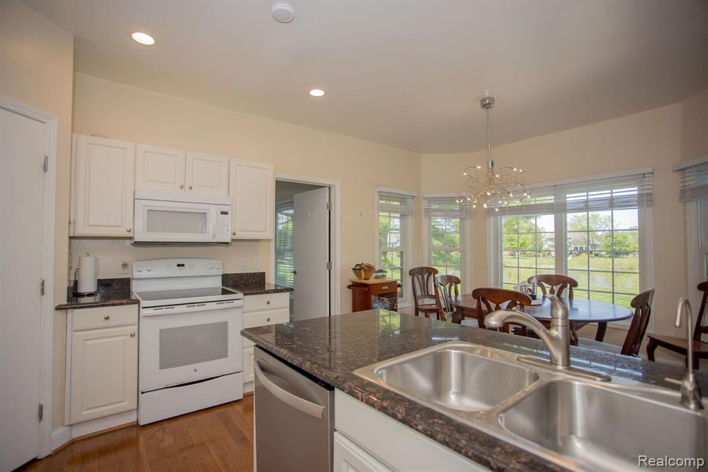 649 DORNOCH Drive, Ann Arbor, MI 48103 — Photo 11