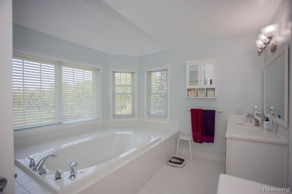 649 DORNOCH Drive, Ann Arbor, MI 48103 — Photo 25