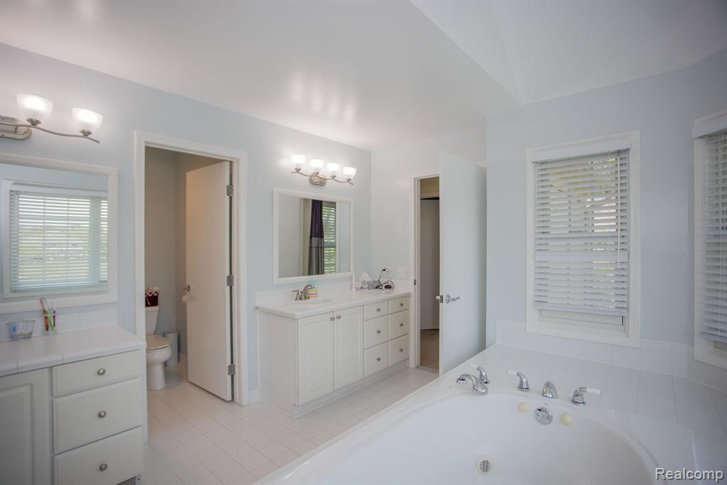 649 DORNOCH Drive, Ann Arbor, MI 48103 — Photo 26