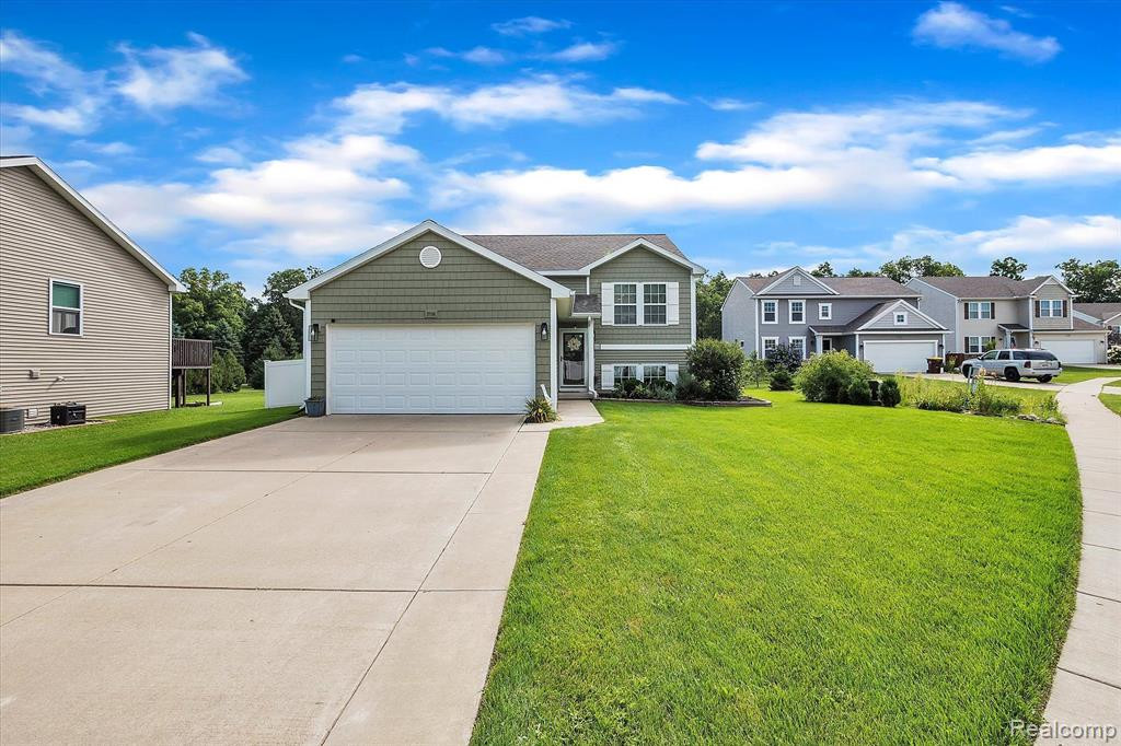 3756 AMBER OAKS Drive, Howell, MI 48855 — Photo 3
