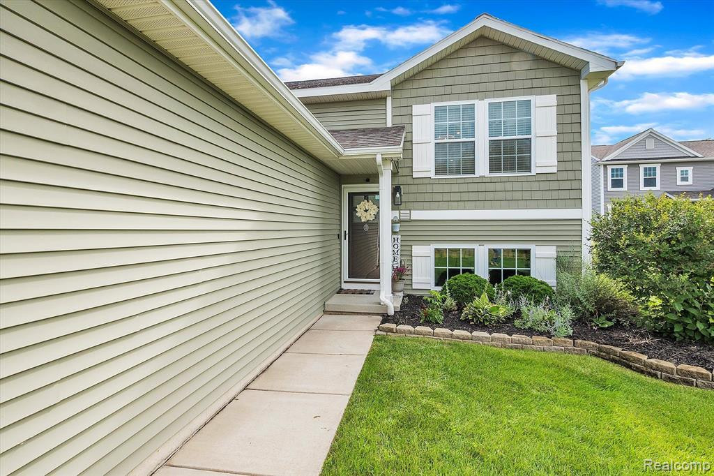 3756 AMBER OAKS Drive, Howell, MI 48855 — Photo 5