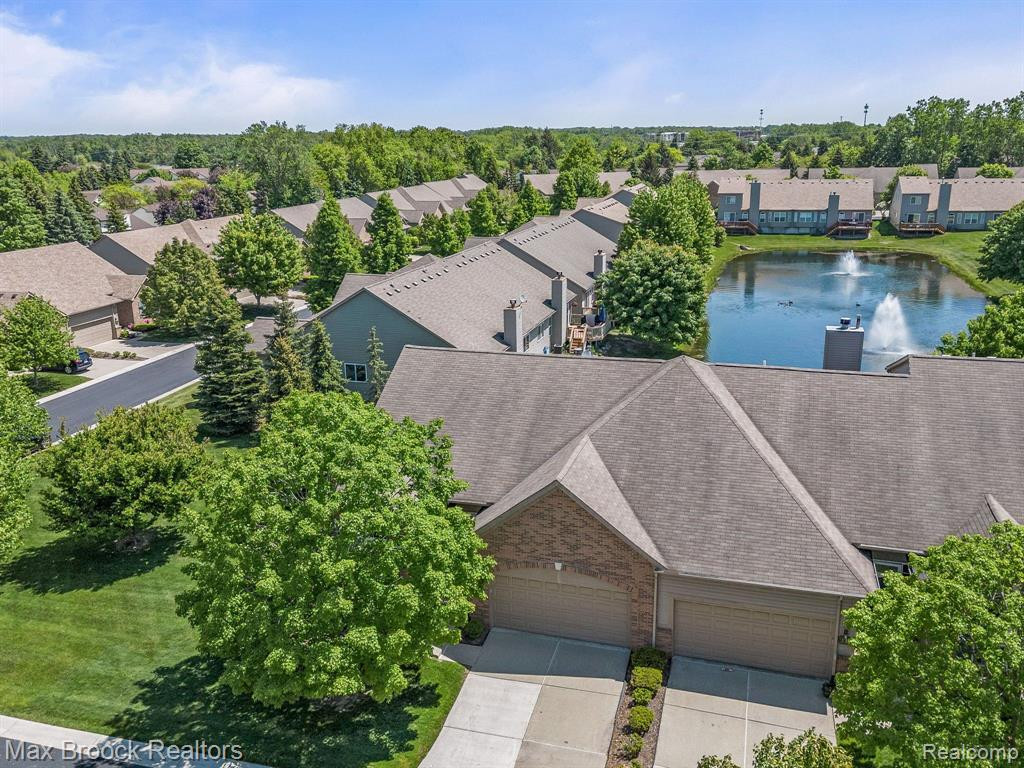 311 WINSLOW Circle, Commerce Twp, MI 48390 — Photo 3