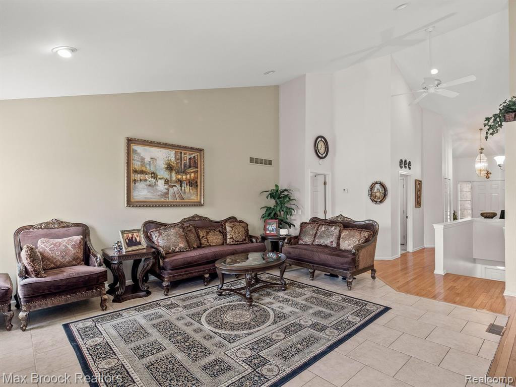 311 WINSLOW Circle, Commerce Twp, MI 48390 — Photo 9