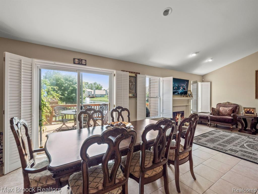 311 WINSLOW Circle, Commerce Twp, MI 48390 — Photo 12