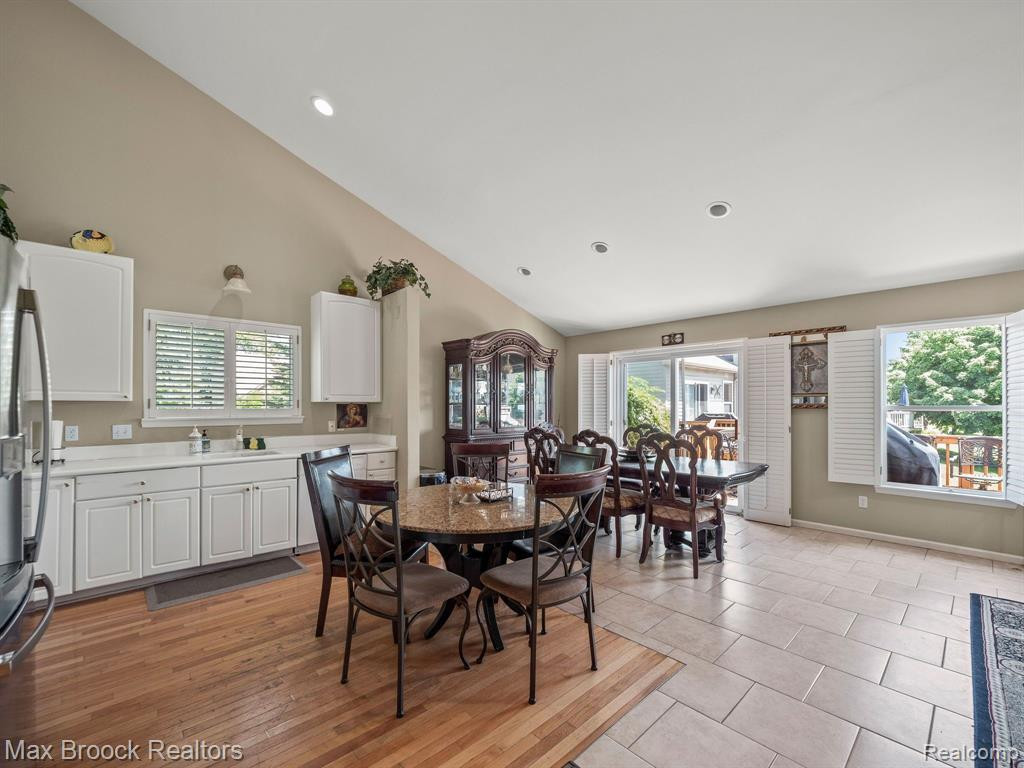 311 WINSLOW Circle, Commerce Twp, MI 48390 — Photo 15