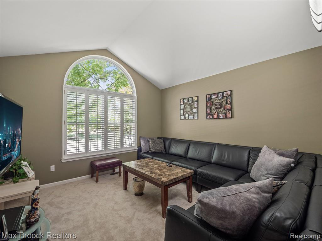 311 WINSLOW Circle, Commerce Twp, MI 48390 — Photo 16