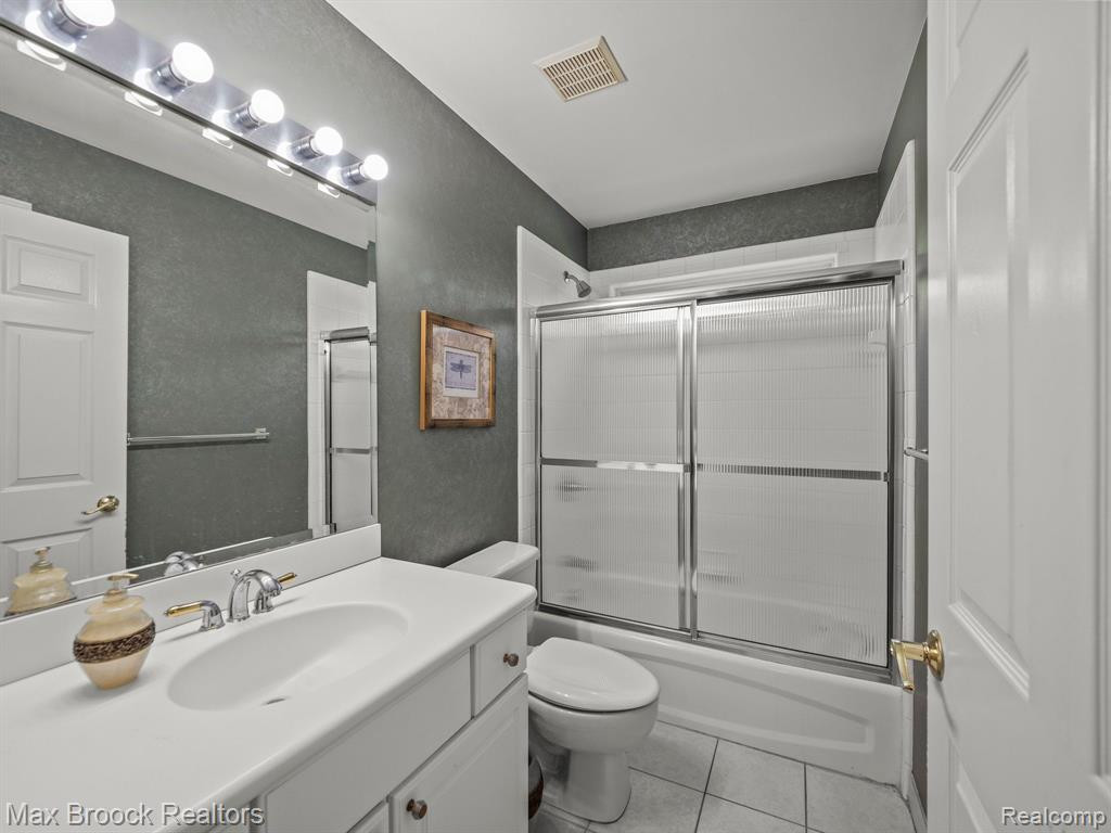 311 WINSLOW Circle, Commerce Twp, MI 48390 — Photo 21