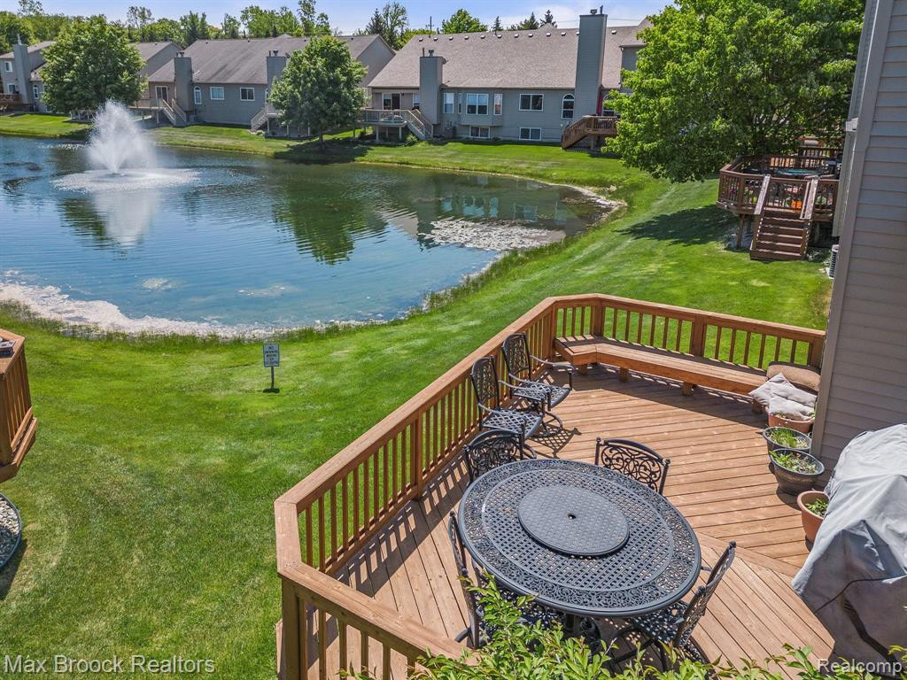 311 WINSLOW Circle, Commerce Twp, MI 48390 — Photo 25